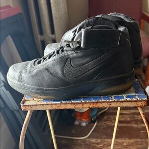 Nike Black Textured Men's Sneakers